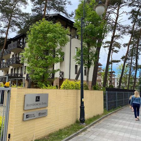 Apartament Pod Sosnami Mielno Rezydencja Park Ngoại thất bức ảnh